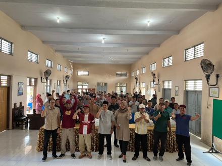 Pemerintah Desa Prigi Salurkan Insentif dan Bingkisan Hari Raya kepada Ketua RT dan RW